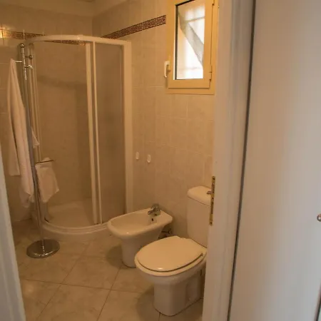 Apartment Petit 3p Avec Terrasse, Piscine Et Garage - Fr-1-196-193