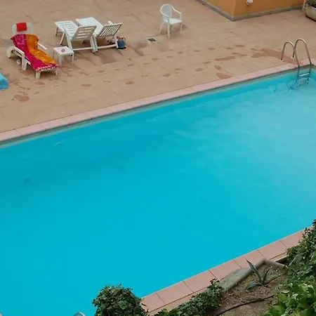 Petit 3p Avec Terrasse, Piscine Et Garage - Fr-1-196-193 Apartman *